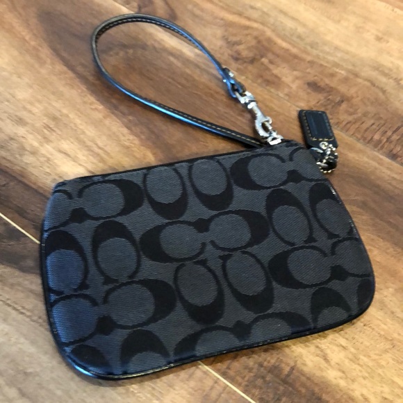 Coach black signature C wristlet - Picture 2 of 8